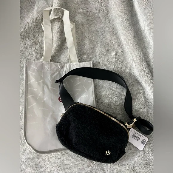 lululemon everywhere bag extended strap Everywhere Belt Bag with Long Strap 1L - Black/Black